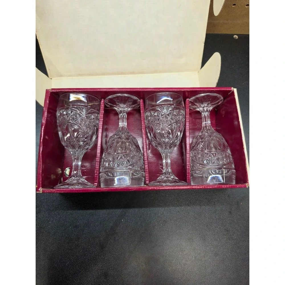 Crystal d'Adriana Luna 6oz Wine Glasses Set of 4 Lead Crystal Cut Glass Vintage